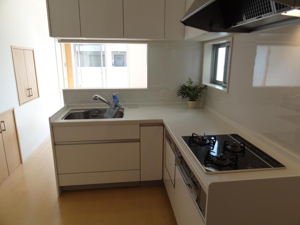 Same specifications photo (kitchen)