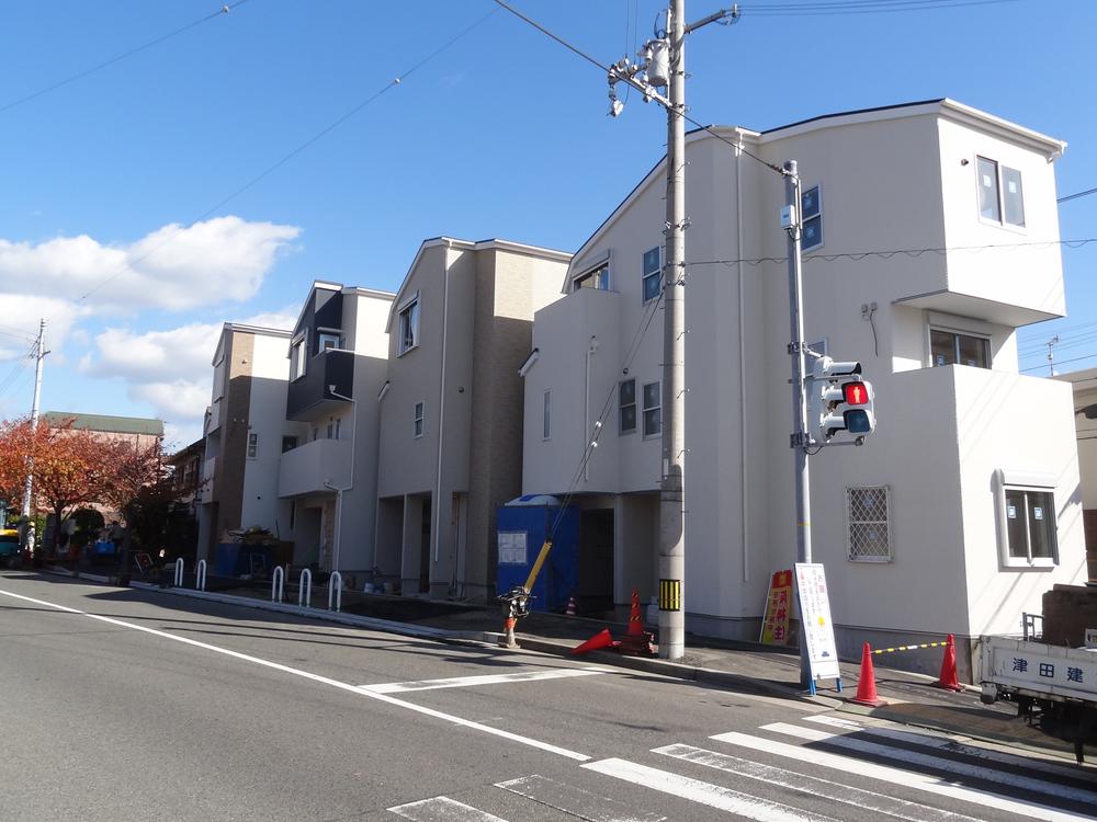 Local appearance photo. All four compartment Local (11 May 2013) Shooting