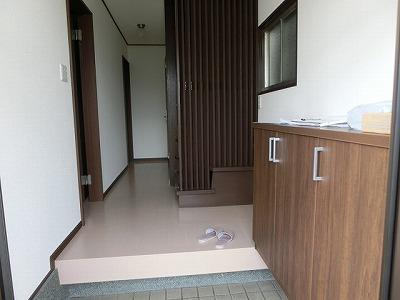 Entrance. Local (August 2013) Shooting