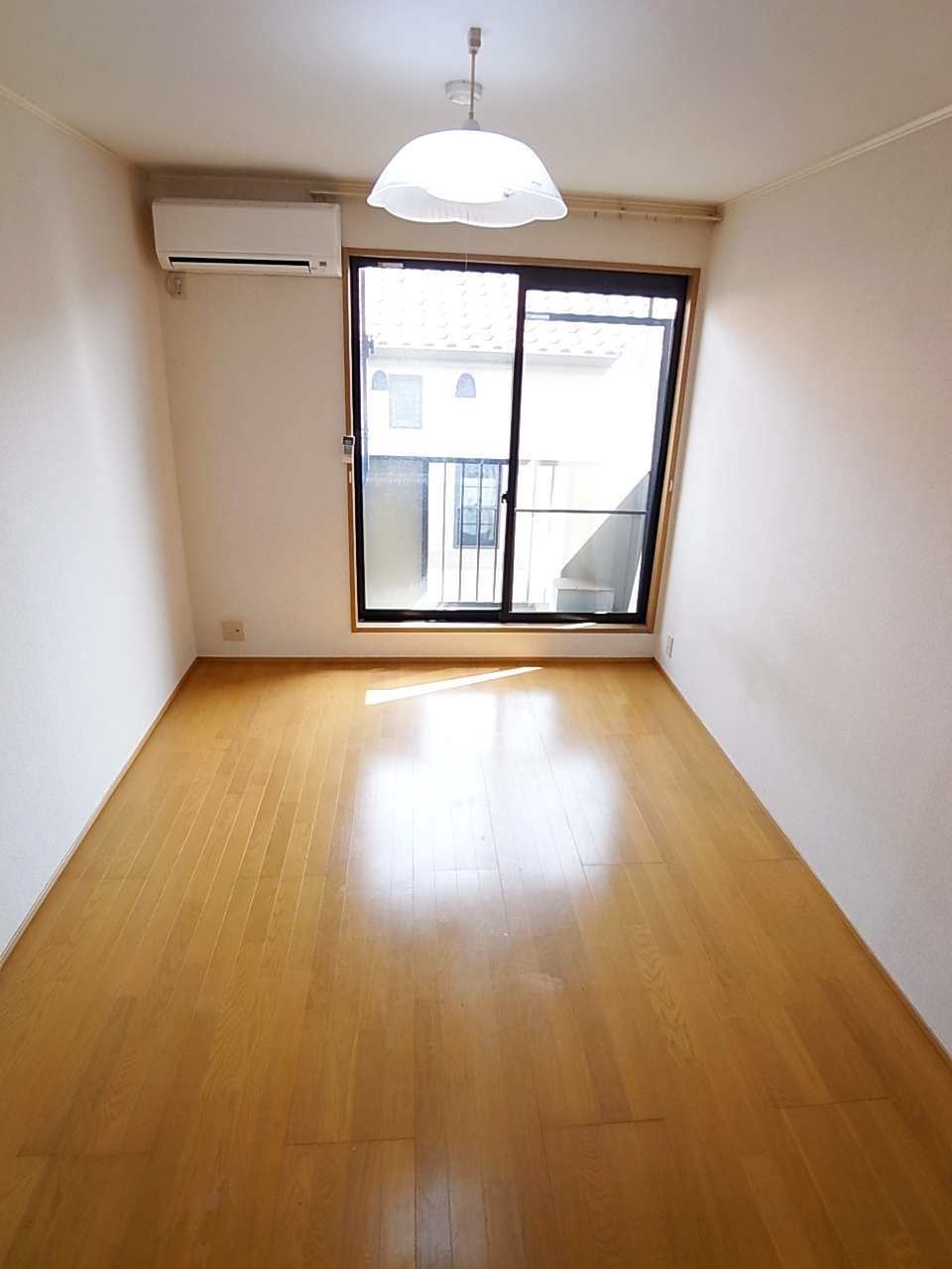 Living and room. Beautiful flooring.