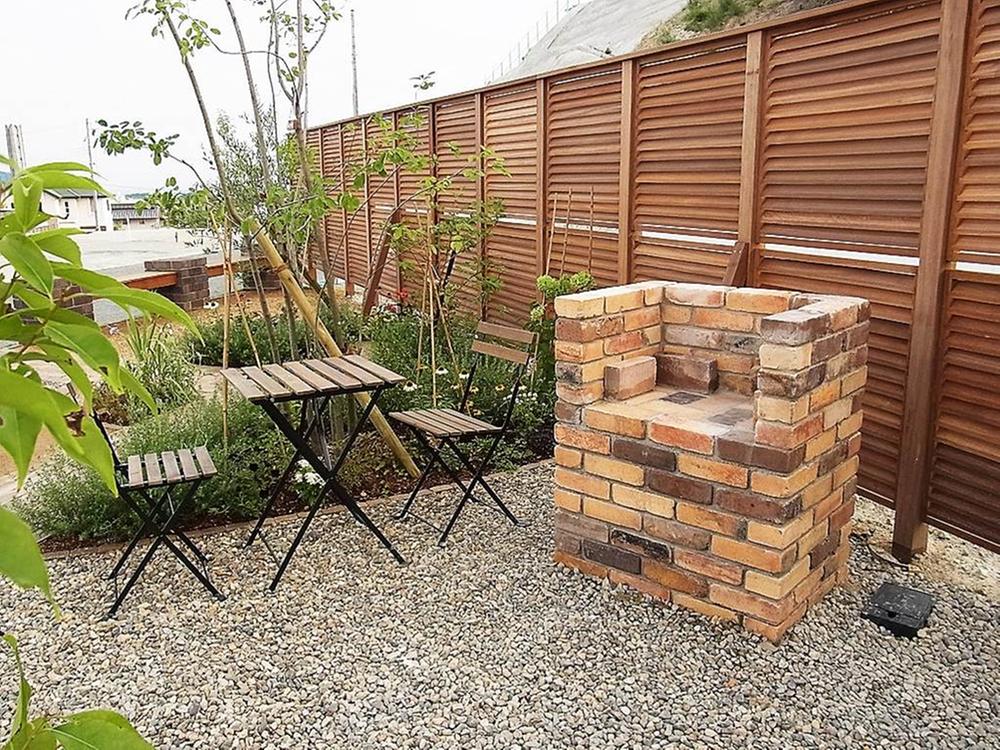 Other local. The community garden, Set up a barbecue stove that can be used in the share. Local (July 2, 0130 years) shooting