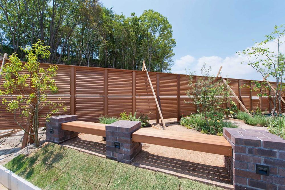 Other local. The community garden, Equipped with disaster prevention bench just in case. Local (July 2013) Shooting