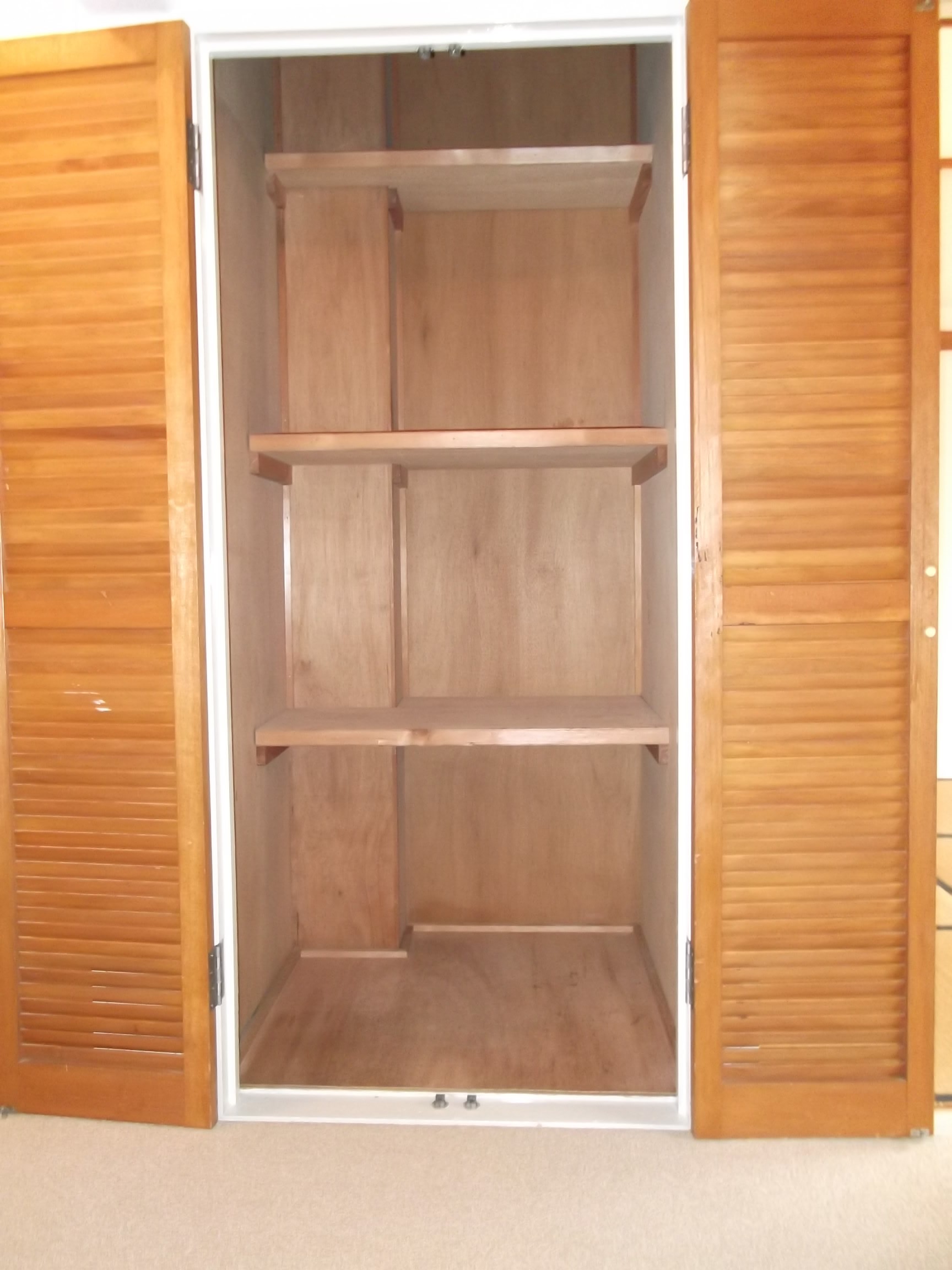 Other room space. Photograph publication of the same type.