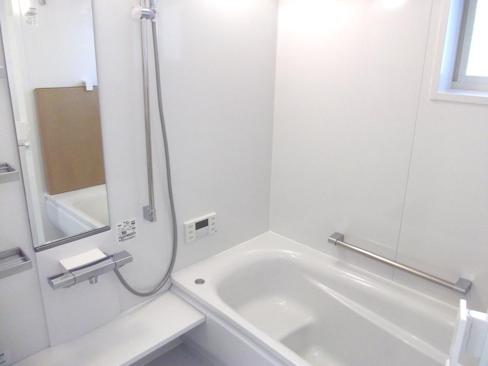 Bathroom. Bathroom Dryer ・ Bathing with a heating and cooling.  Indoor (11 May 2013) Shooting