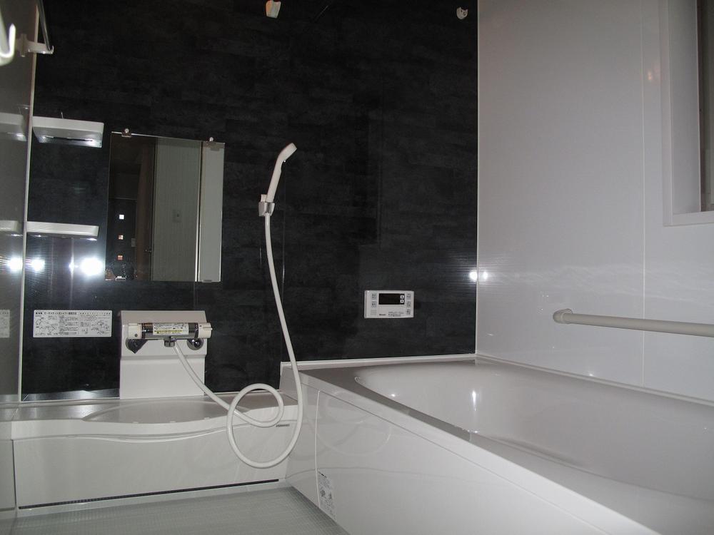 Same specifications photo (bathroom)