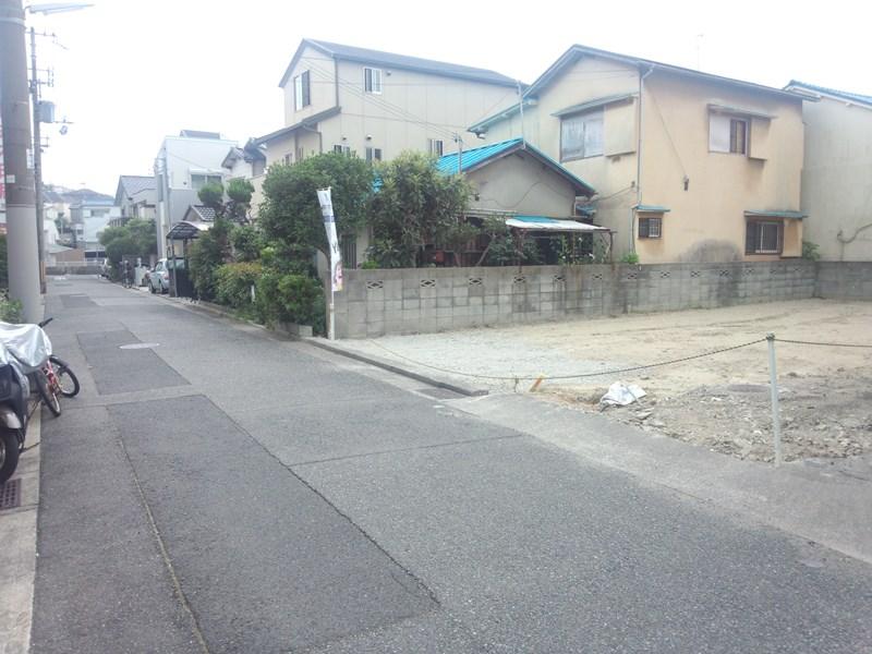 Local photos, including front road. Local (July 2013) Shooting