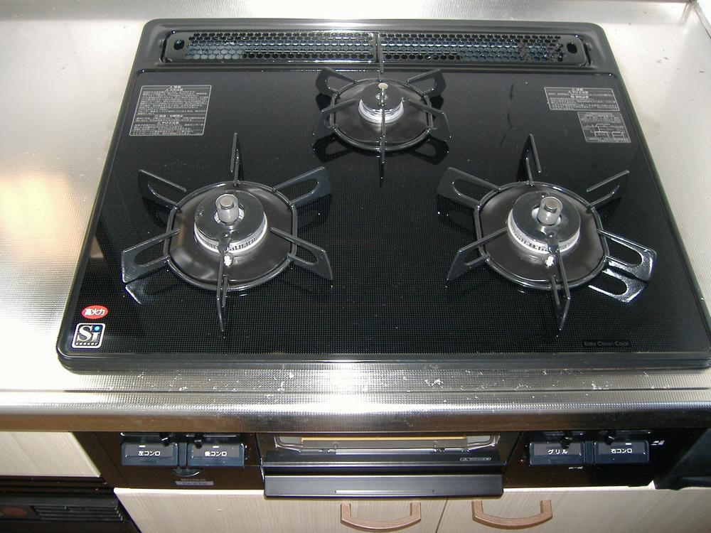 Kitchen. Glass top stove exchange.