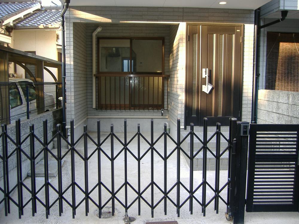 Parking lot. Car with port (1BOX cars allowed). High pressure cleaned.