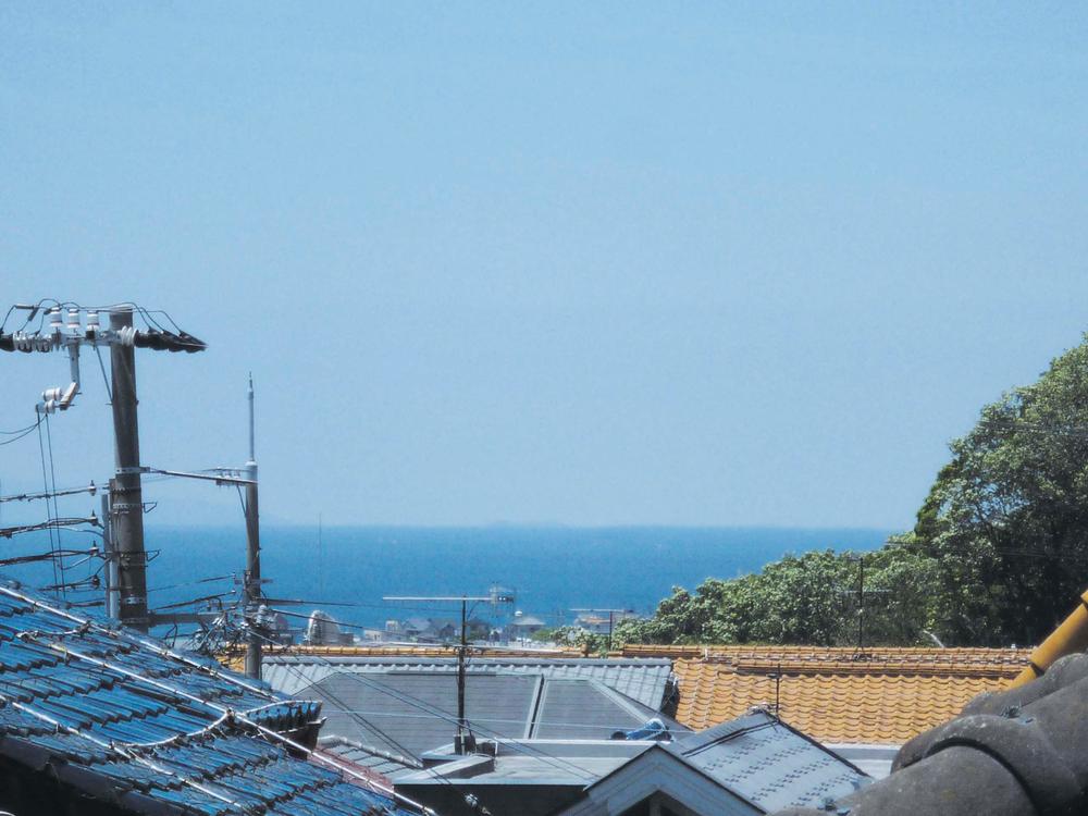 View photos from the local. I am looking forward to the new life of while watching the sea