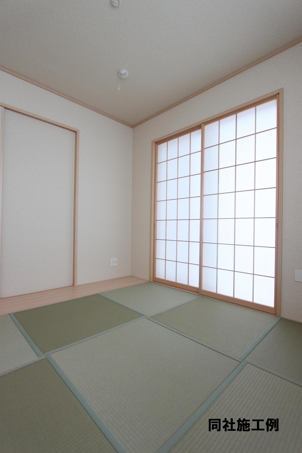 Same specifications photos (Other introspection)