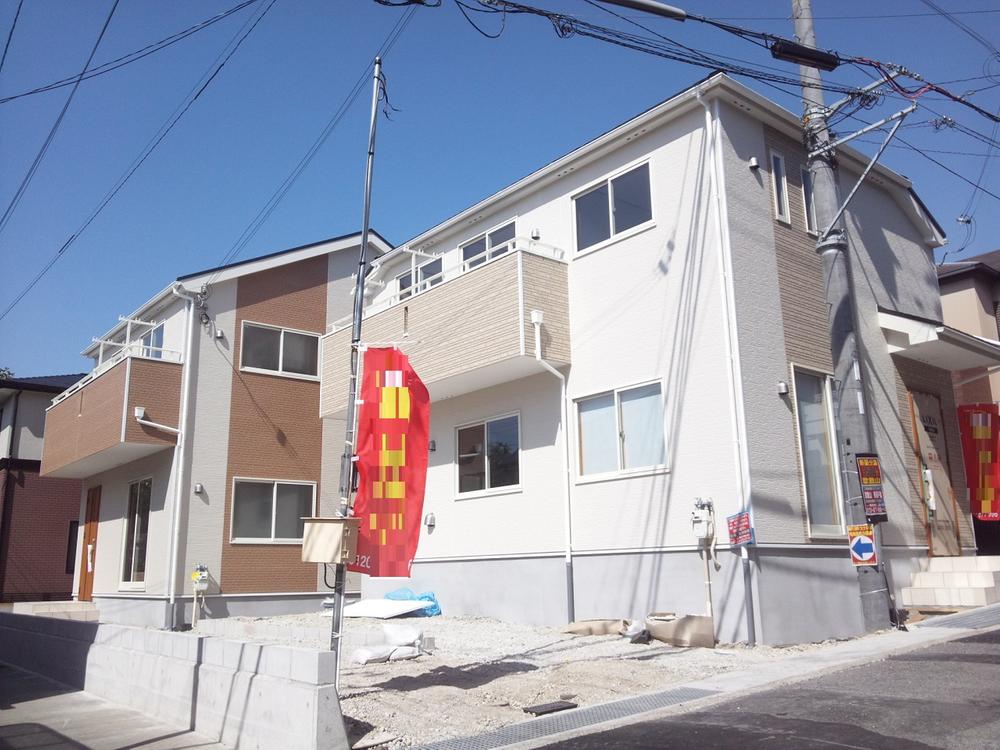 Local appearance photo. 2 compartments with south-facing. Bright and airy location, Spread of neat view, Newly built detached in Utashikiyama. 