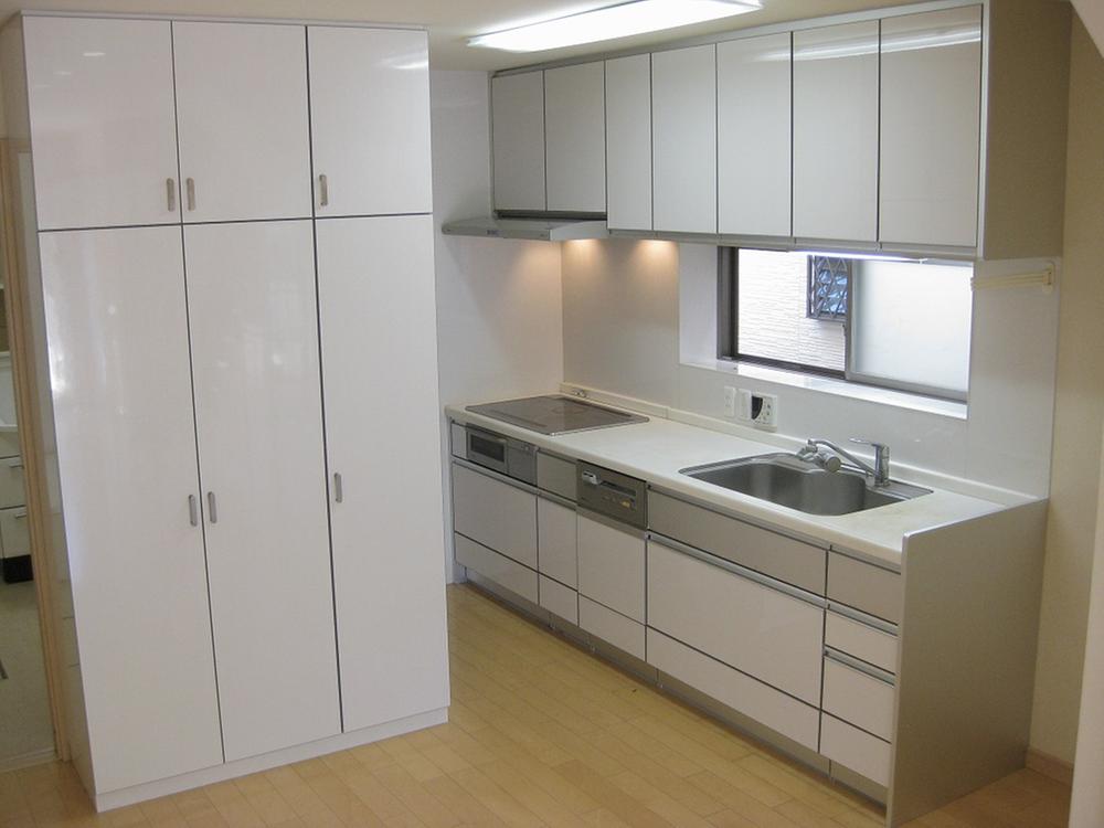 Kitchen. Room (August 2013) Shooting