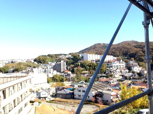 Bathroom. Indoor (11 May 2013) Shooting Observatory of Suma is overlooks from bathroom. (It is this scenery because there is scaffolding is now ( Lol)