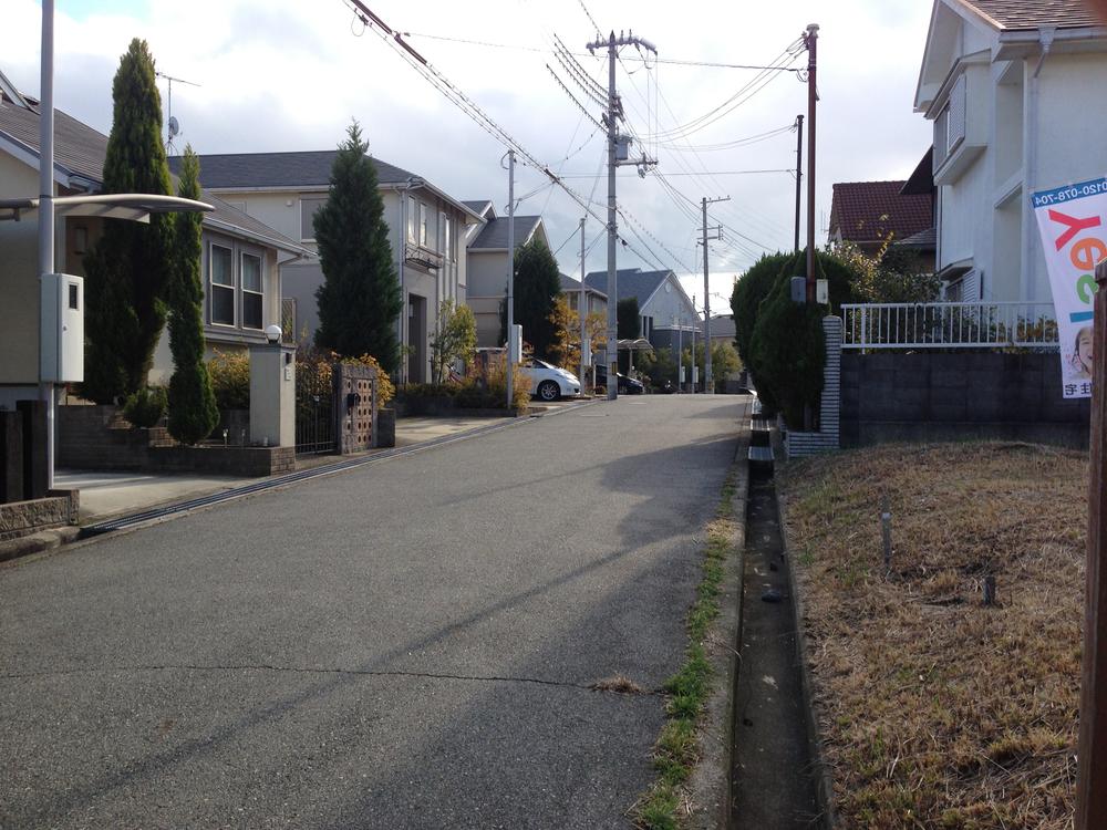 Local photos, including front road. Local (12 May 2013) Shooting