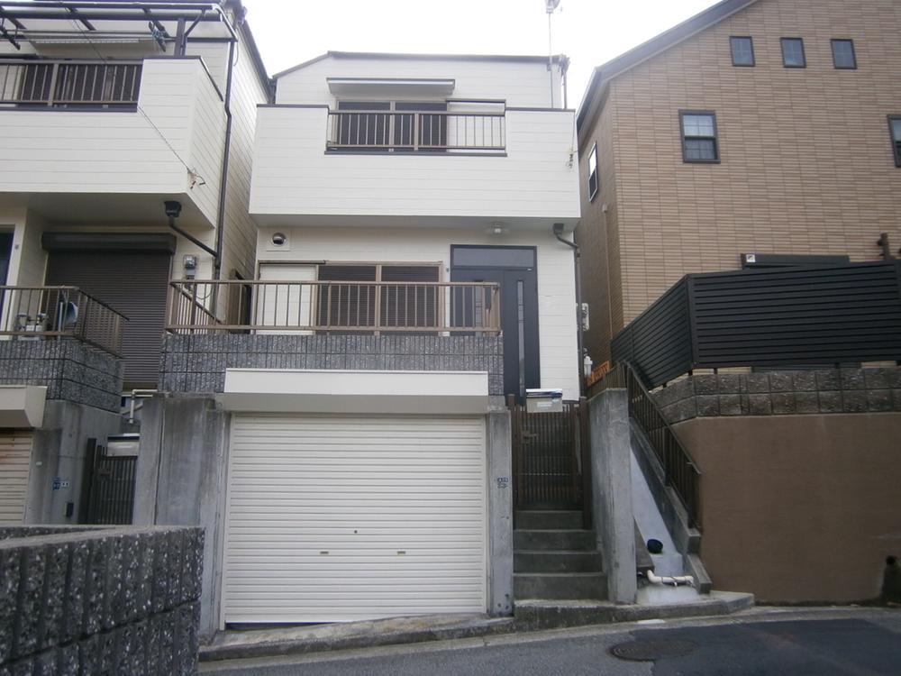 Local appearance photo. Because there is a shutter with garage, Car of dad is also safe