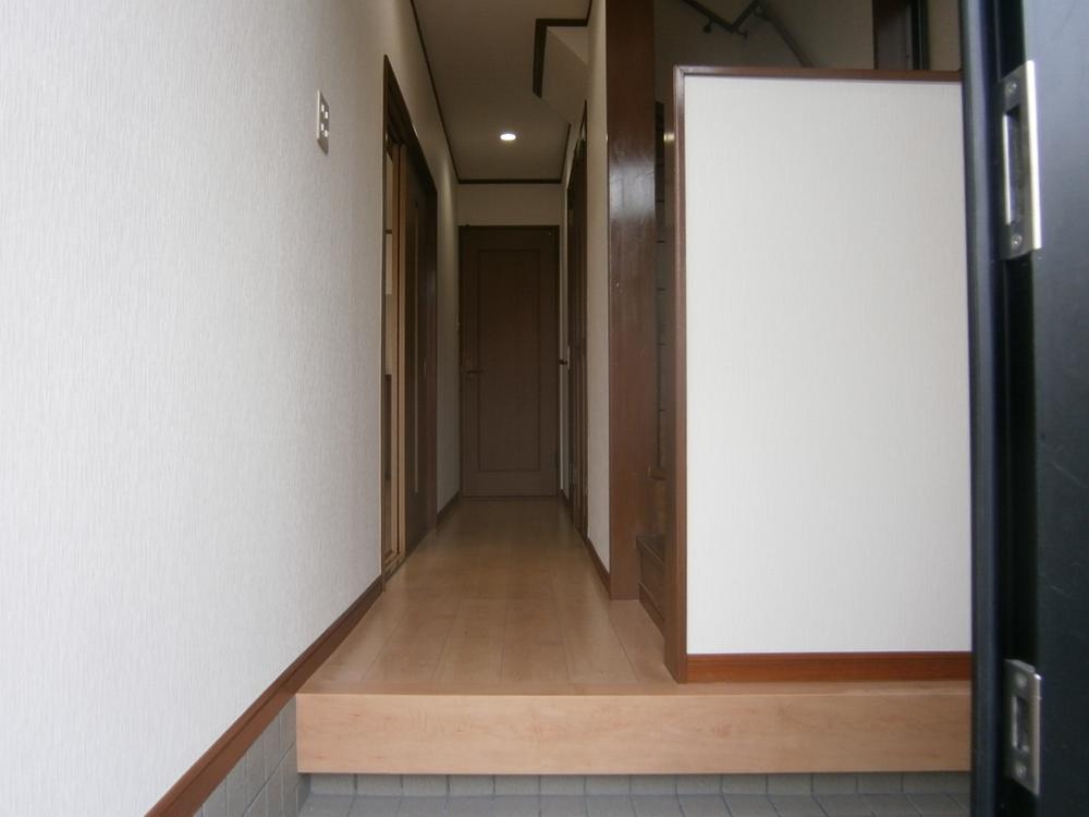 Entrance. Also said the "face" of the house, Important entrance to welcome the guests! Firm is the renovation is complete