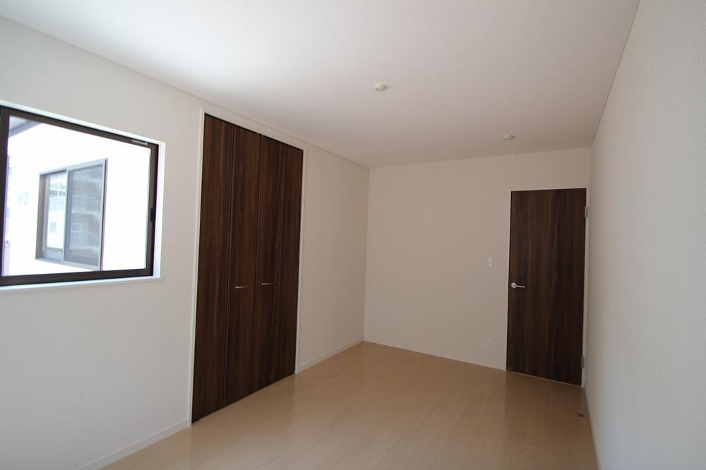 Same specifications photos (Other introspection)