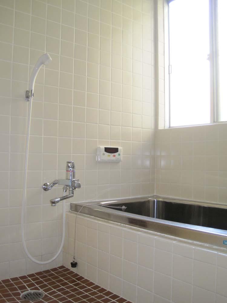 Bathroom. Room (August 2013) Shooting