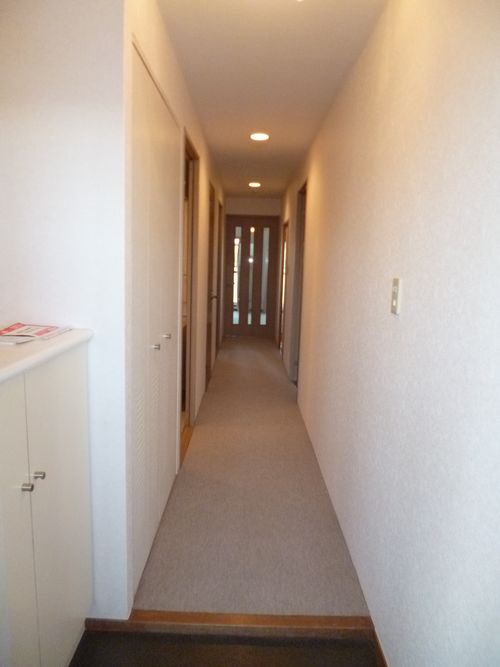 Entrance. From your front door is the feeling that was seen over the corridor.