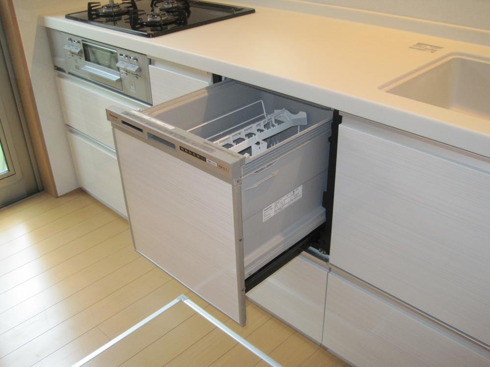 Kitchen.  ■ Dishwasher