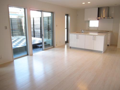 Living. Local (12 May 2013) Shooting