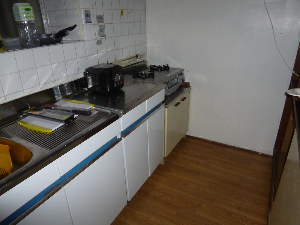 Kitchen. Indoor (12 May 2013) Shooting