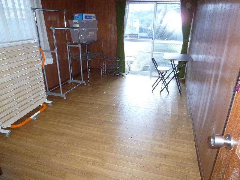 Non-living room. Indoor (12 May 2013) Shooting