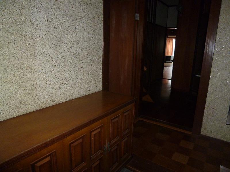 Non-living room. Indoor (12 May 2013) Shooting