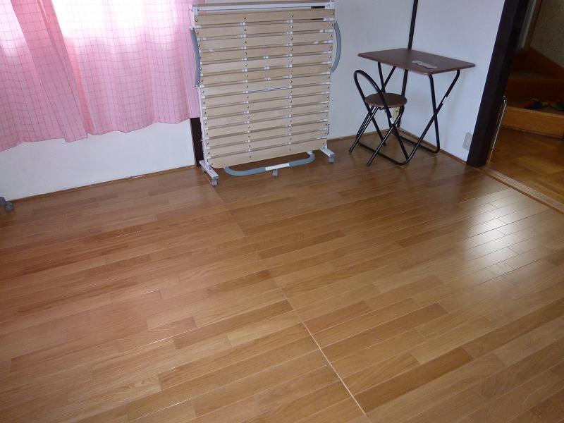 Non-living room. Indoor (12 May 2013) Shooting