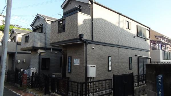 Local appearance photo. Is the appearance of stylish does not feel old in built 15 years