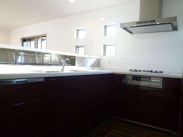 Kitchen. Indoor (12 May 2013) Shooting