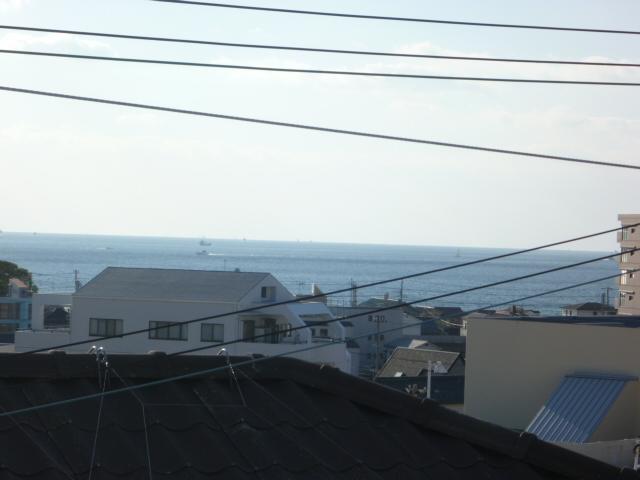 View photos from the dwelling unit. View from the site (December 2013) Shooting