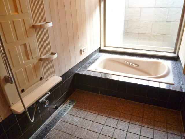 Bathroom. The first floor of the bathroom