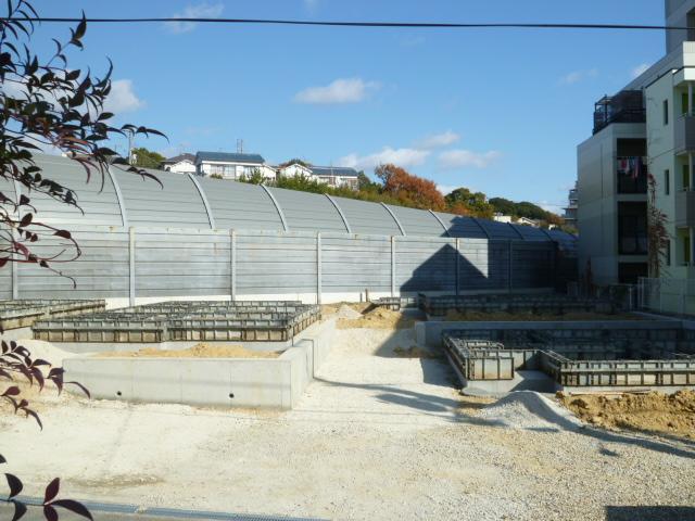 Local photos, including front road. Local (12 May 2013) Shooting