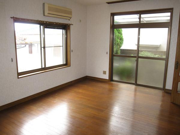 Living. Local (10 May 2013) Shooting