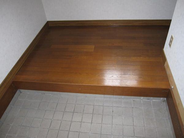 Entrance. Local (10 May 2013) Shooting