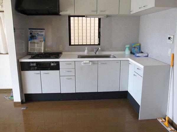 Kitchen. Local (June 2013) Shooting