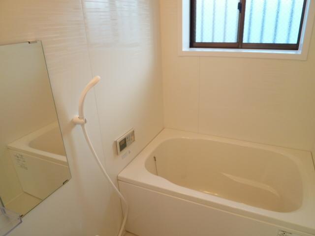 Bathroom. Replacement unit bus