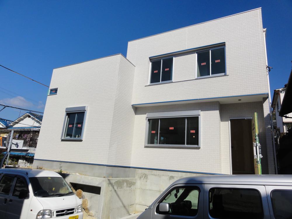 Local appearance photo. Local (11 May 2013) Shooting