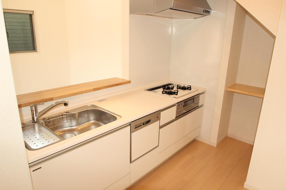 Kitchen. Indoor (11 May 2013) Shooting