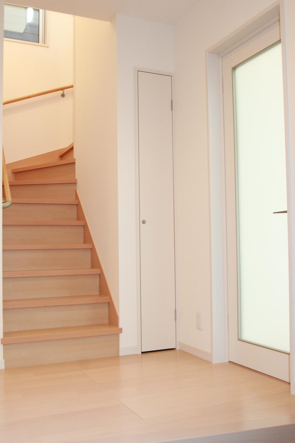 Entrance. Local (11 May 2013) Shooting