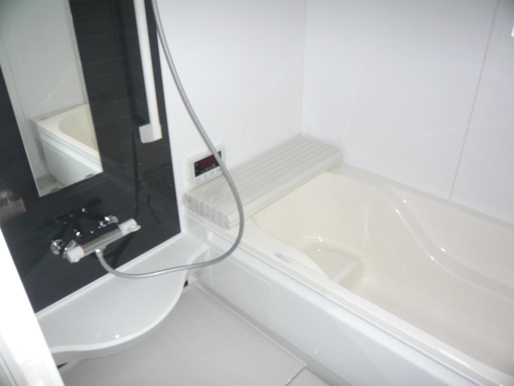 Same specifications photo (bathroom)