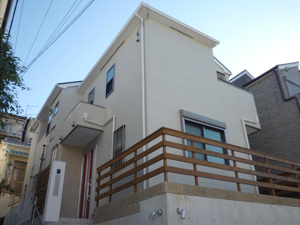 Local appearance photo. Local (11 May 2013) Shooting