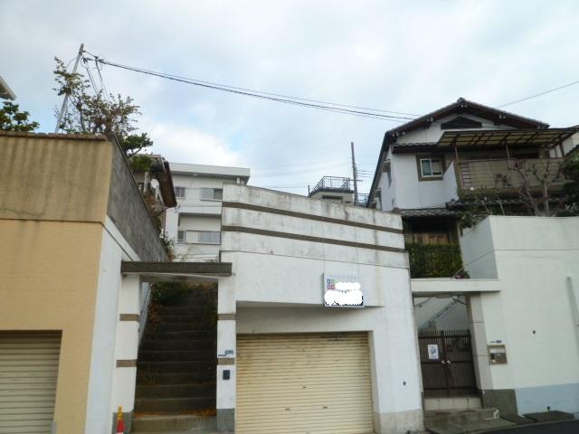 Local appearance photo. Local (12 May 2013) Shooting