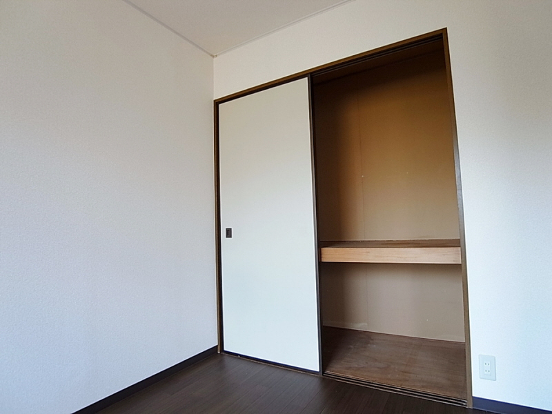 Receipt. Spacious storage closet size