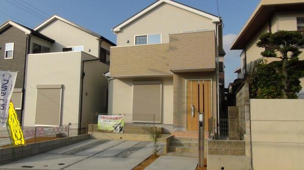 Local appearance photo. Modern appearance of bright colors