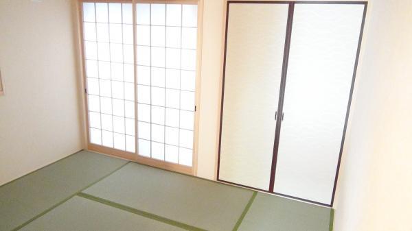 Non-living room. When the Japanese-style room on the first floor there is one, It is quite convenient