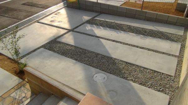 Parking lot. Two standard-sized car, Parking margin