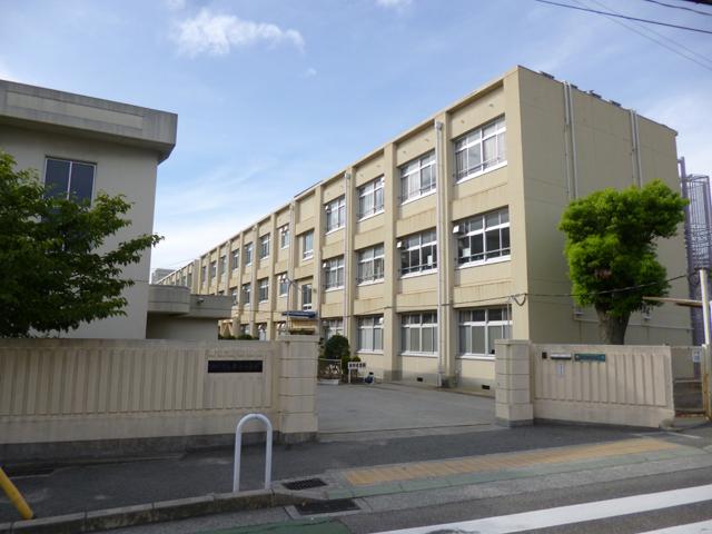 Primary school. Maiko until elementary school 770m