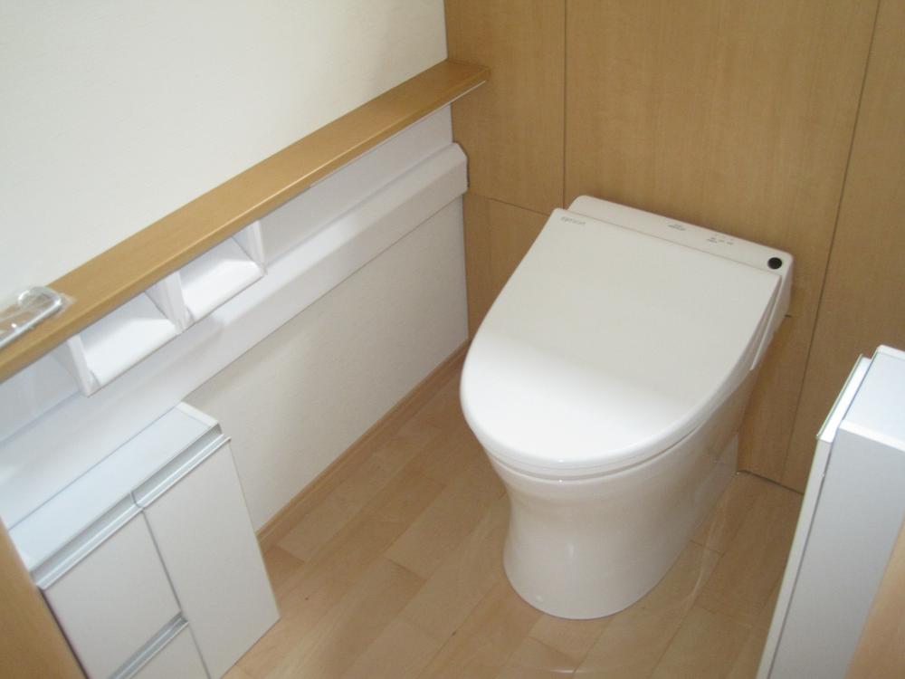 Toilet. Local (10 May 2012) shooting